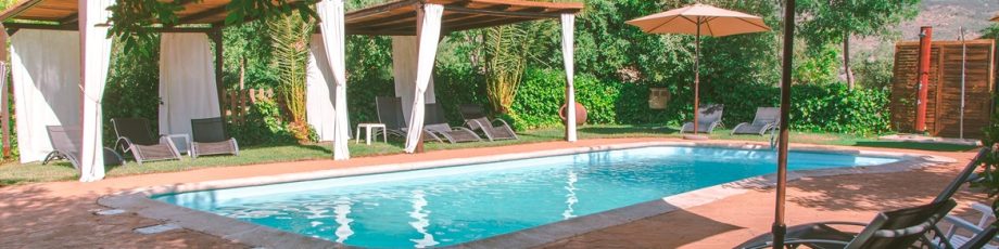 Piscina El Manantia Del Fresno